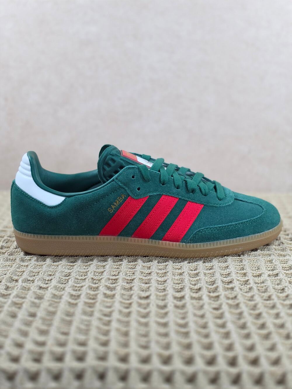 Adidas Samba OG FIFA Edition Women’s 8.5 / Men’s 7 Dark Green Red Gum – BNIB